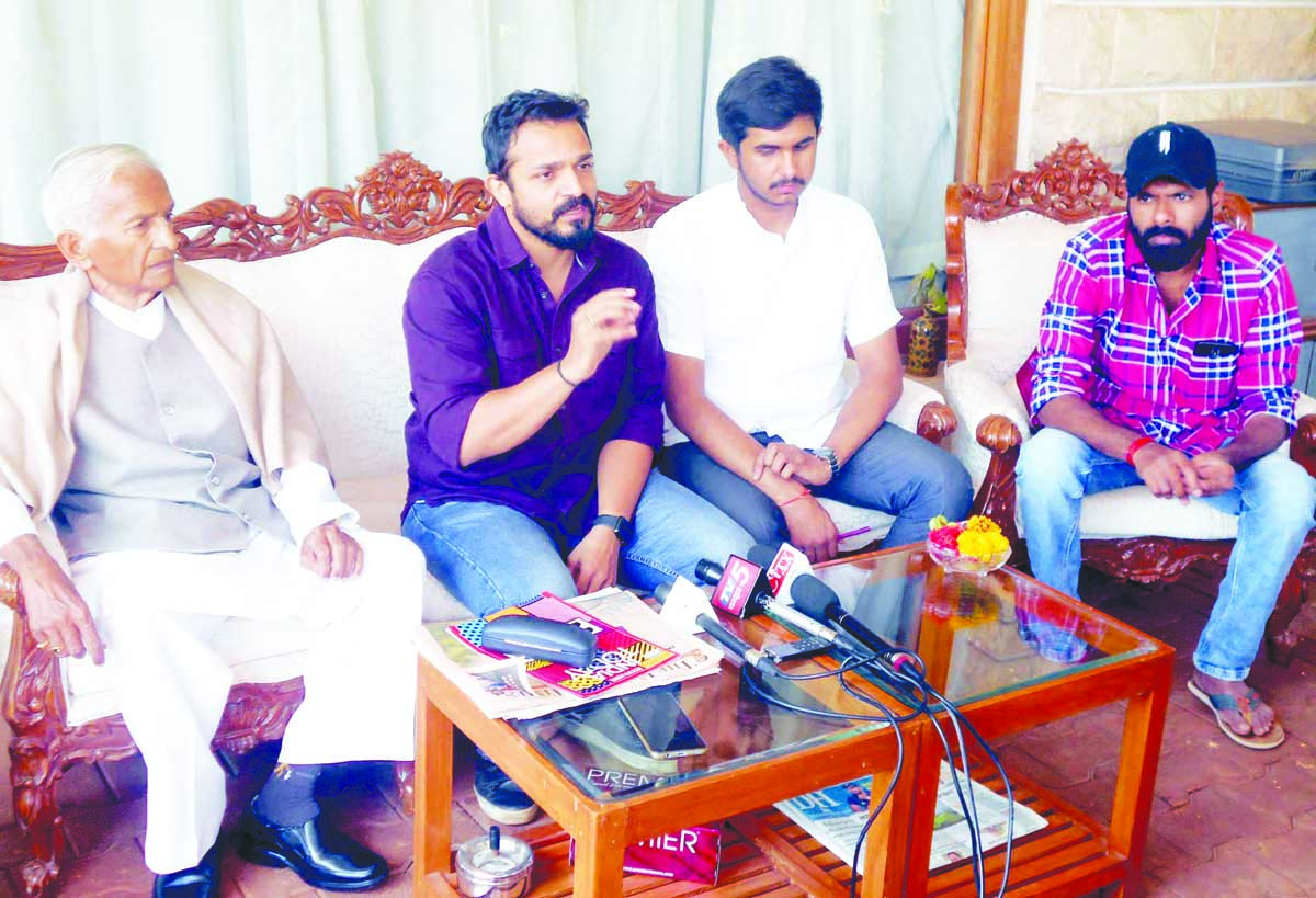 ಆಶ್ರಯ ಮನೆಯಲ್ಲಿ ಅವ್ಯವಹಾರ: ಹಂಚಿಕೆ ತಡೆಹಿಡಿಯಲು ಒತ್ತಾಯ